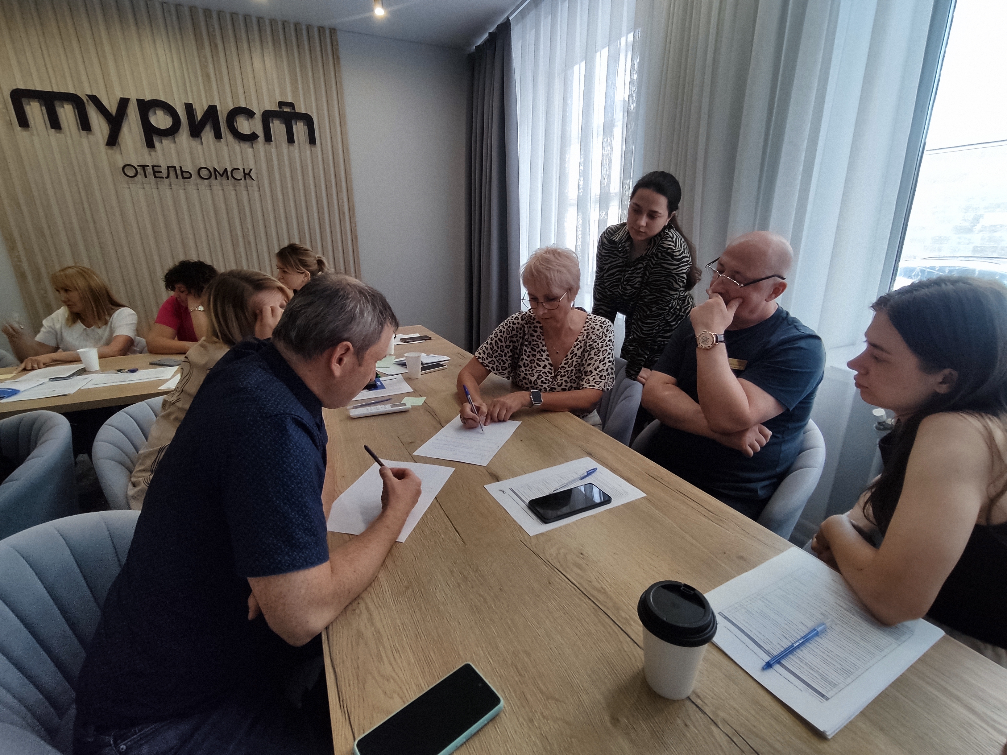 На омских предприятиях сферы туризма продолжают изучать бережливые технологии