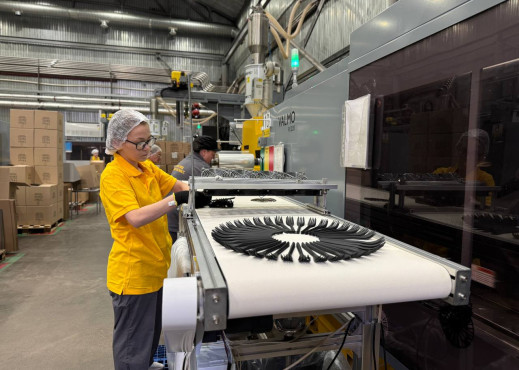 Участник федерального проекта «Производительность труда» расширяет производство экологичной одноразовой посуды